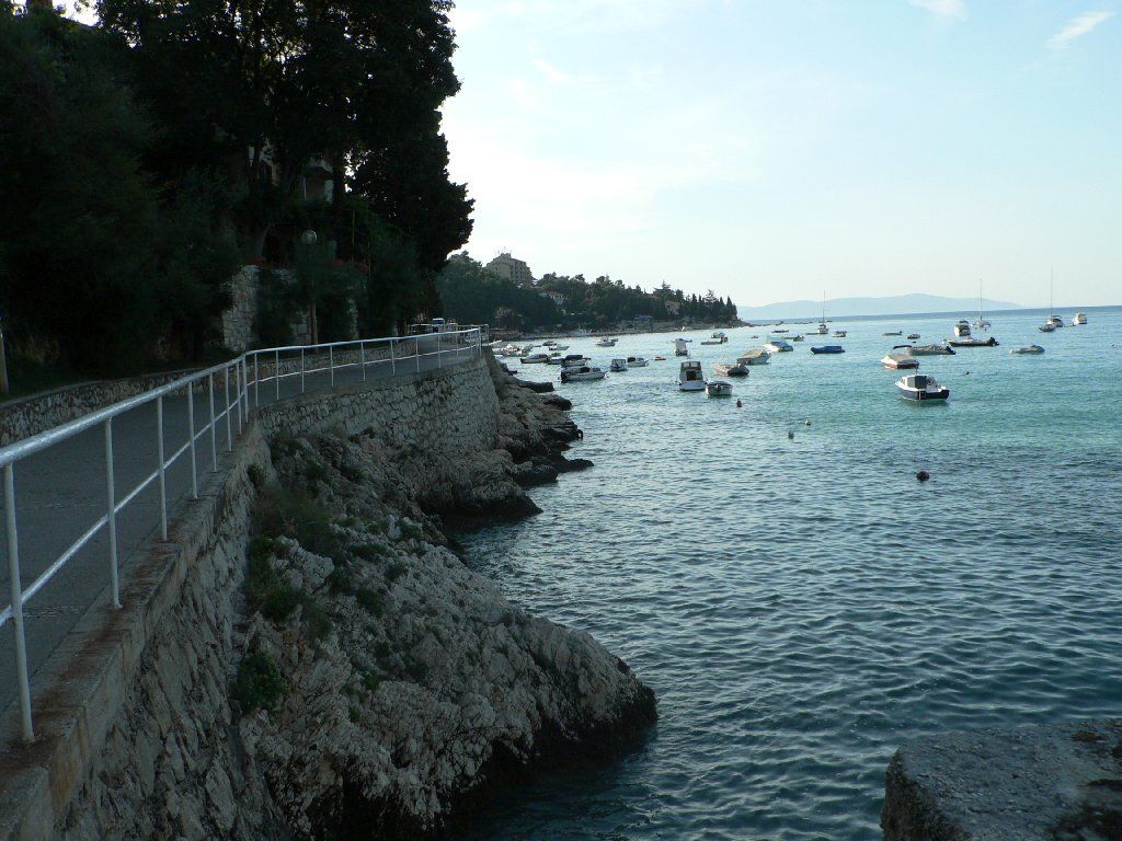 rabac-part - Gyertekvelem Rabac sétány