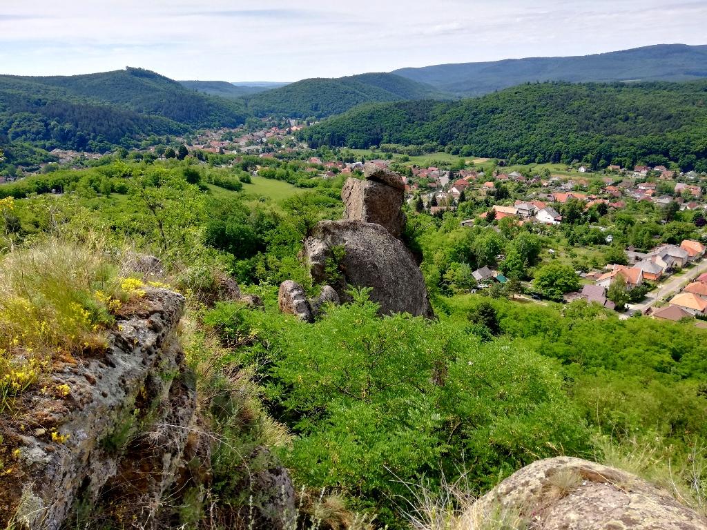 hdr - Gyertekvelem sirok a várból