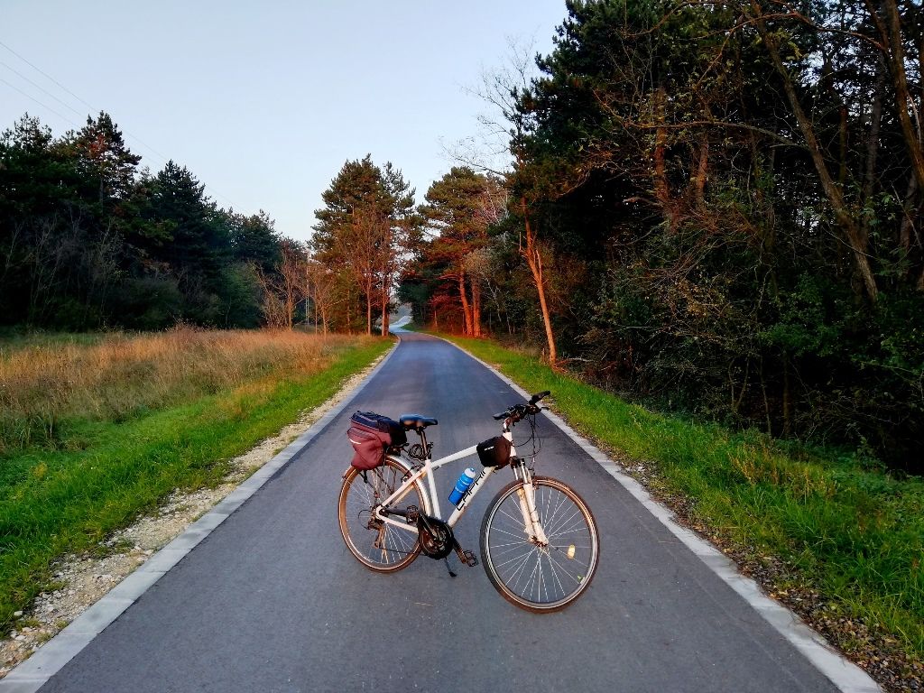 hdr - Gyertekvelem gönyü felé kerékpárút