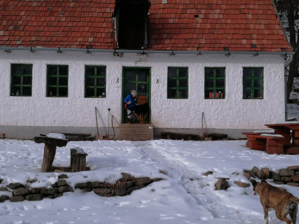 hidegkuti-turistahaz - Gyertekvelem Hidegkúti kulcsosház