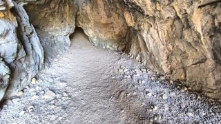 Pes-kő barlang belülről