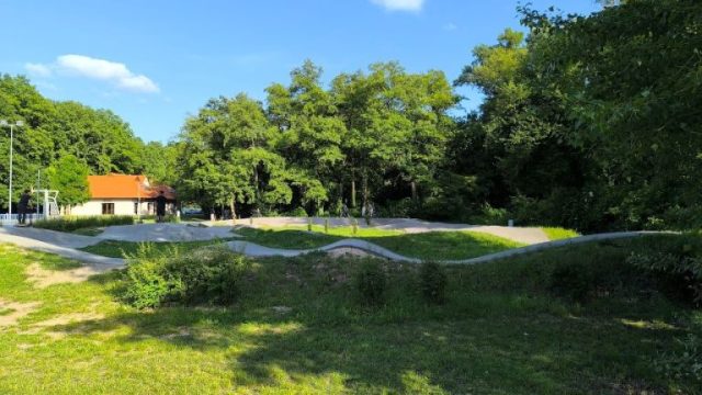 Pumptrack pálya Tata Építők parkja