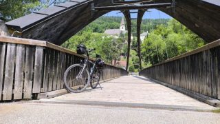 Kerékpáros fahíd a Mura felett