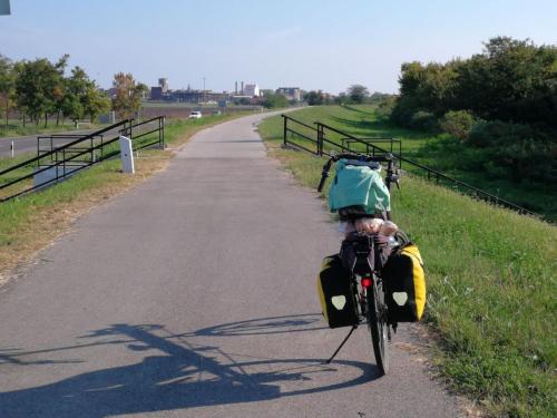 szolnok-kerekparut-tisza